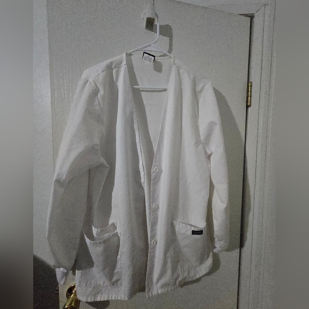 Medium Cherokee Women's White Lab Coat.